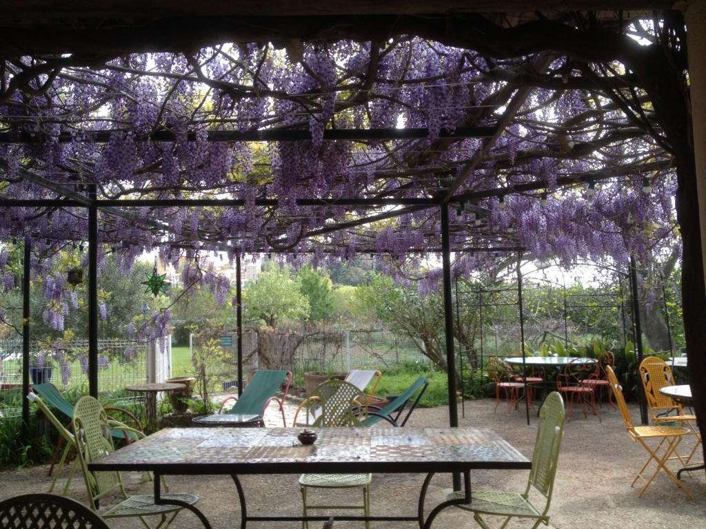 베지에 Les Jardins Du Rebaut B&B 외부 사진